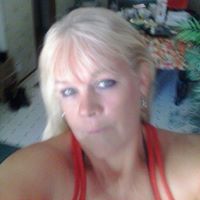 Theresa Chestnut Photo 12