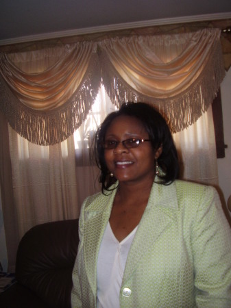 Angela Burrell Photo 23