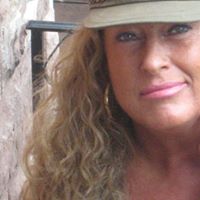 Kim Carmichael Photo 32