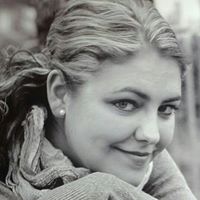 Andrea Lay Photo 35