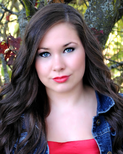 Michelle Thibodeau Photo 7