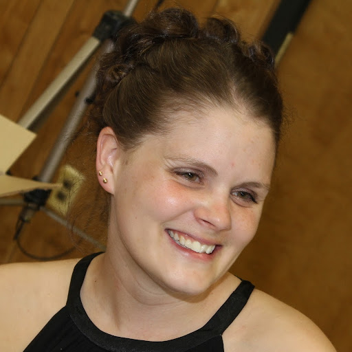 Allison Perry Photo 12
