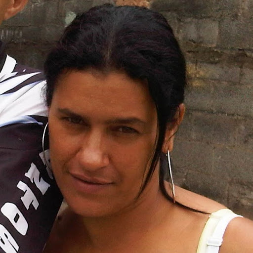 Miriam Daniel Photo 7