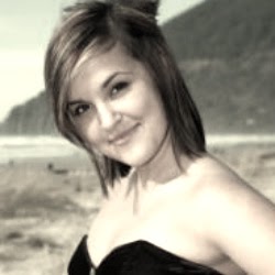Emily Schultz Photo 15