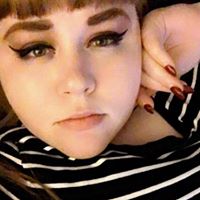 Courtney Grogan Photo 14
