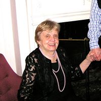 Winnie Moore Photo 8