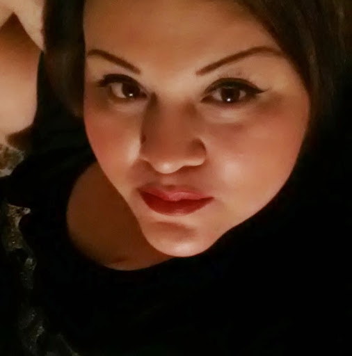 Laura Alvarez Photo 24