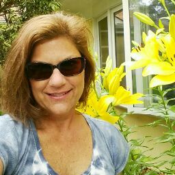 Lori Cummings Photo 33