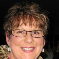 Robyn Lucas Photo 32