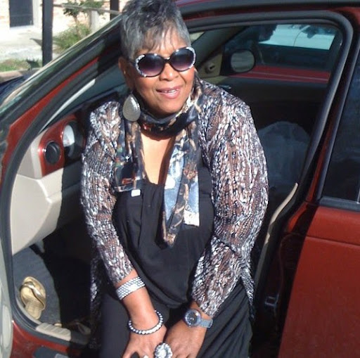 Loretta Douglas Photo 7
