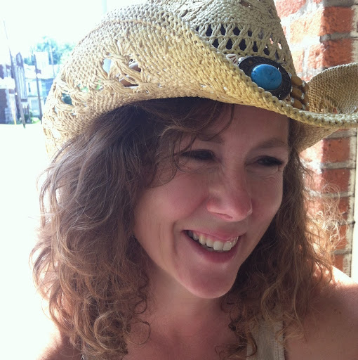 Elizabeth Sampson Photo 33