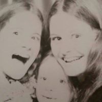 Lisa North Photo 15