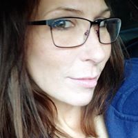 Amy Robertson Photo 24