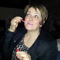 Laura Mackay Photo 36
