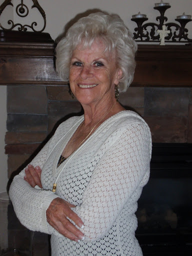 Molly Vaughn Photo 7