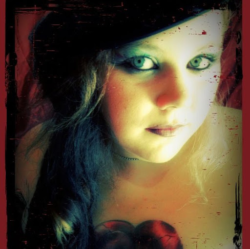 Rachel Saunders Photo 33
