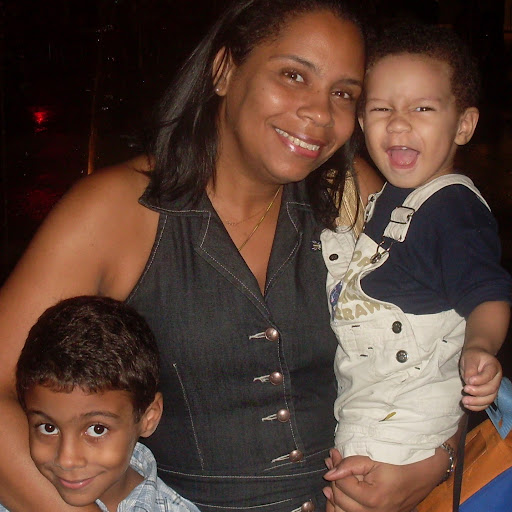 Roberta Andrade Photo 17
