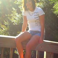 Caitlin Howe Photo 7