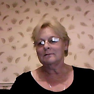 Theresa Everett Photo 32
