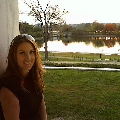 Gina Vaughn Photo 16