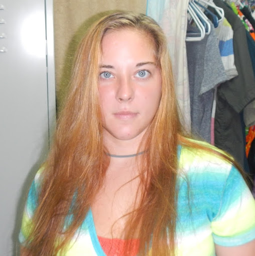 Amanda Riley Photo 27