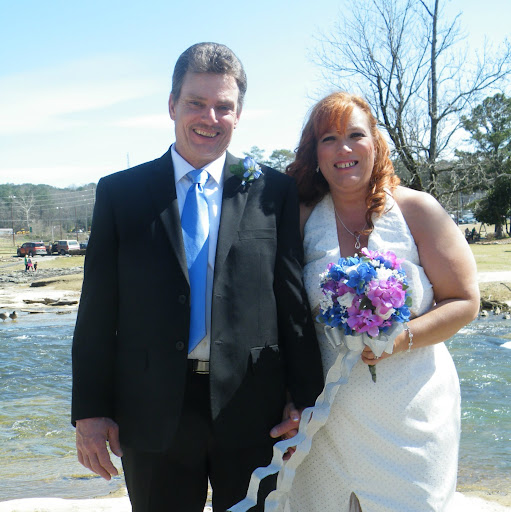 Laura Singleton Photo 25