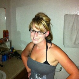 Amy Mapes Photo 7