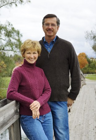Julie Garrett Photo 31