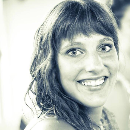 Julia Johnston Photo 36