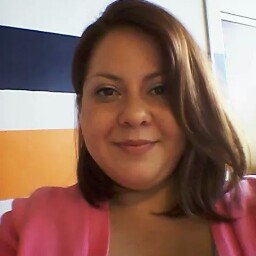 Ana Velazquez Photo 10