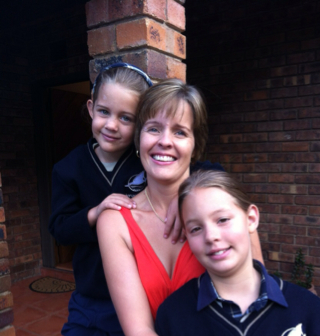 Robyn Stevens Photo 17