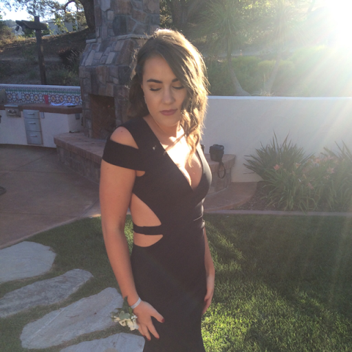 Holly Schultz Photo 24