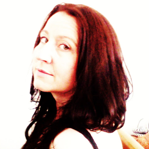 Maxine Dunn Photo 17