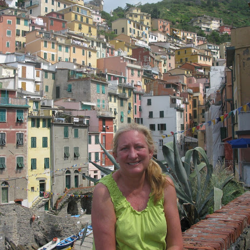 Debbie Davidson Photo 25