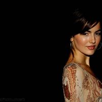 Lucy Young Photo 41