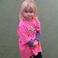 Lora Short Photo 6