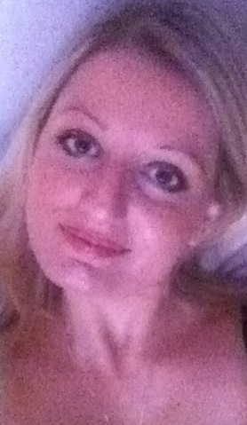 Claire Davies Photo 19