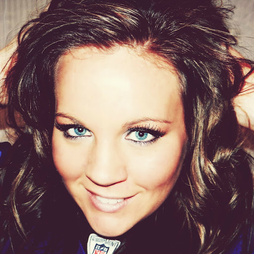 Kristina Elliott Photo 17