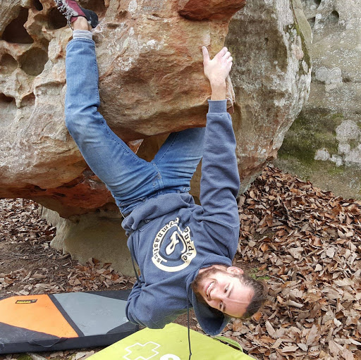 Clay Thomas Photo 6
