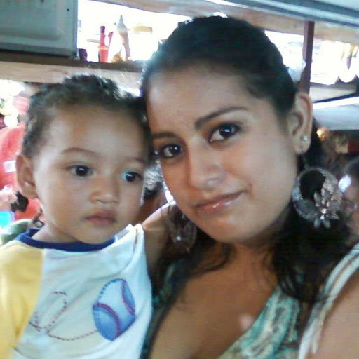 Elizabeth Baeza Photo 26