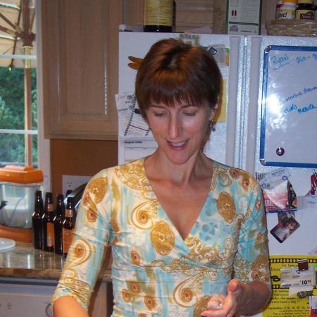 Kelly Hawkins Photo 25