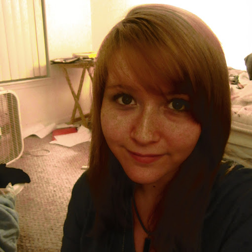 Melanie Small Photo 32