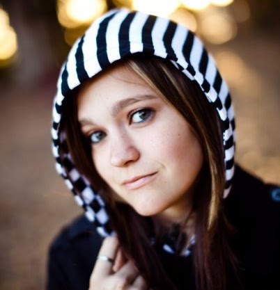 Michelle Whittaker Photo 7