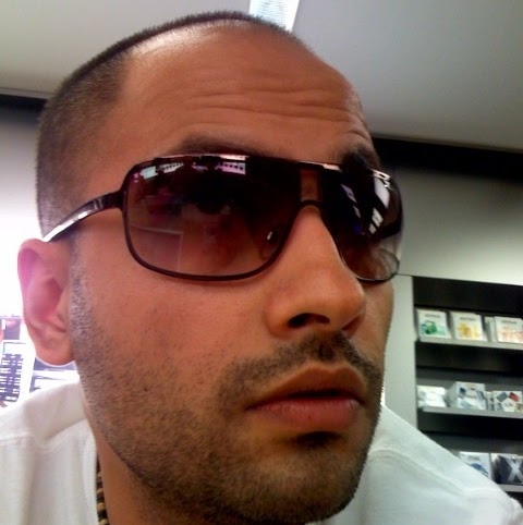 Erik Castillo Photo 30