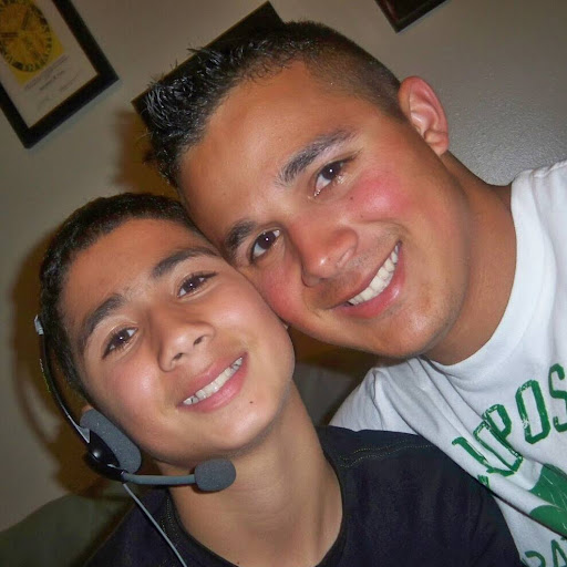 Nicholas Leon Photo 30