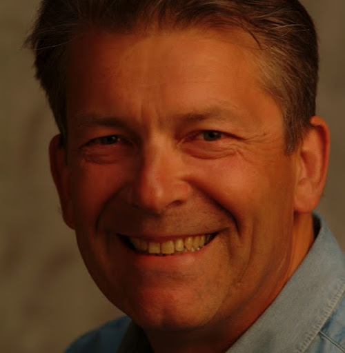 Richard Metcalfe Photo 11