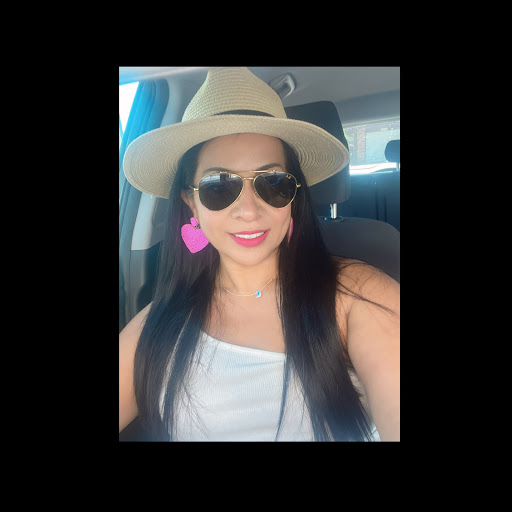 Laura Longoria Photo 30