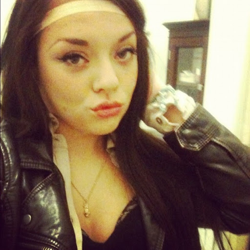 Melanie Rodriguez Photo 32