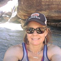 Jennifer Hays Photo 30