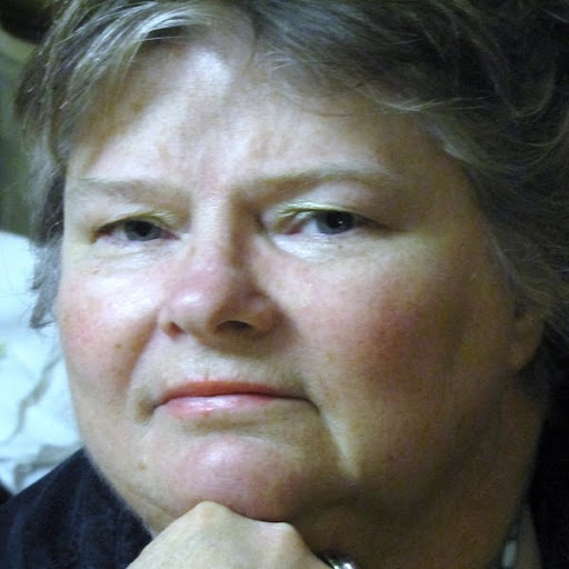 Anne Harding Photo 29